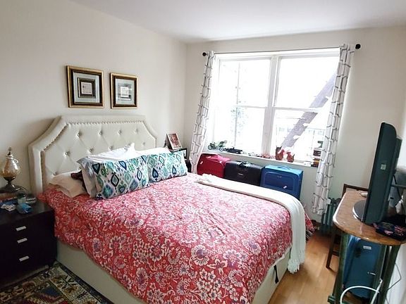 3rd image of 28-27 49th St #2F