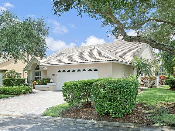 2nd image of 822 Spanish Cove Dr