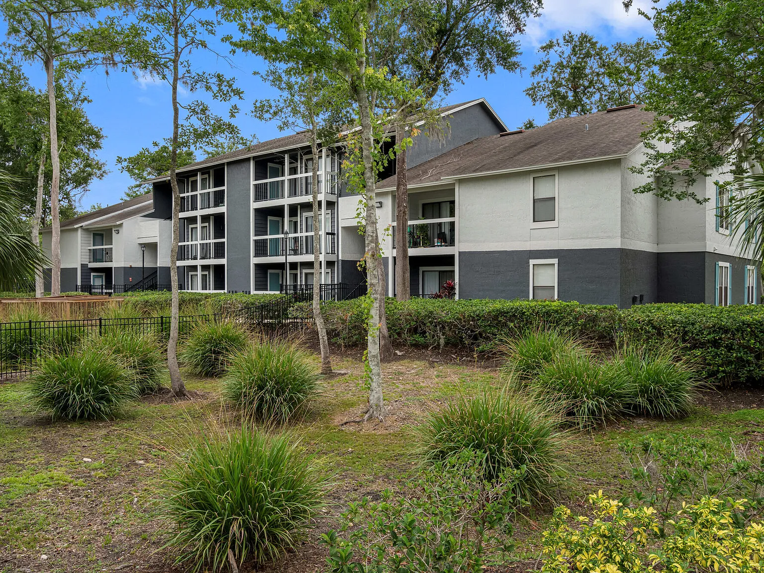 Lake Forest — Photo 2