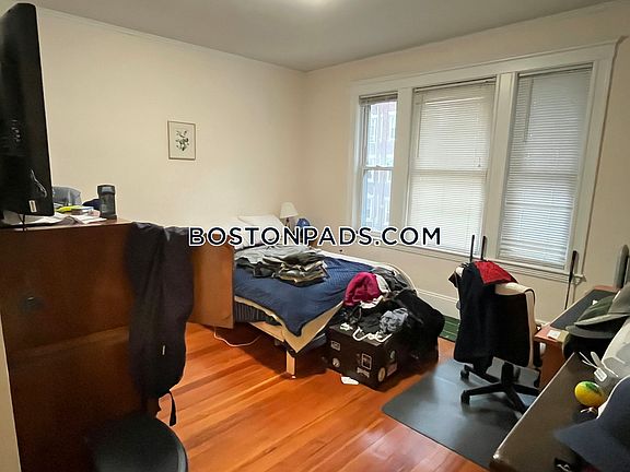 4th image of 101 Glenville Ave #2S