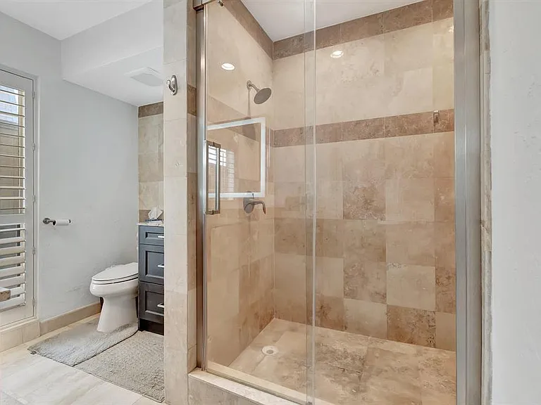 4450 NE 23rd Ave — Photo 22