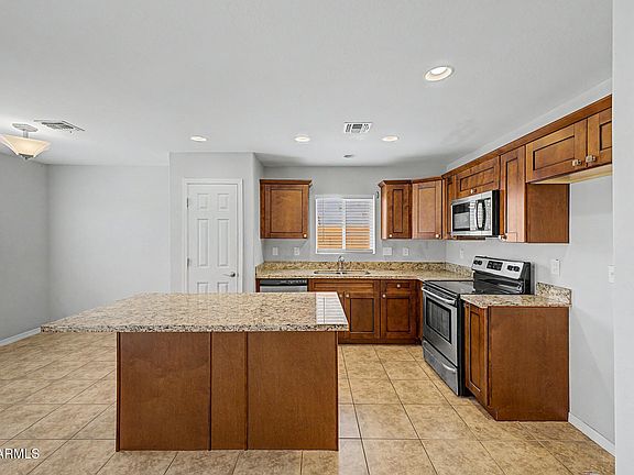 2nd image of 423 W ALICIA Drive