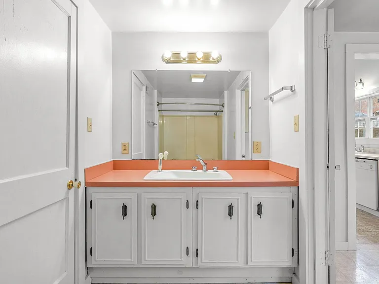 407 S 2nd St — Photo 14