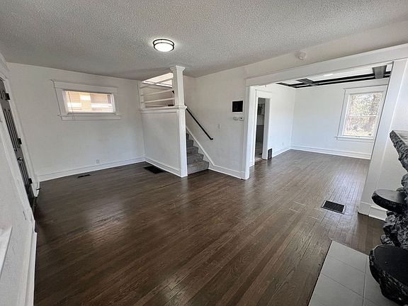 3rd image of 3919 Olive St