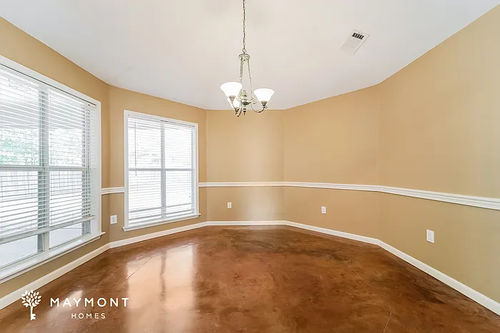 252 Greensview Dr — Photo 5
