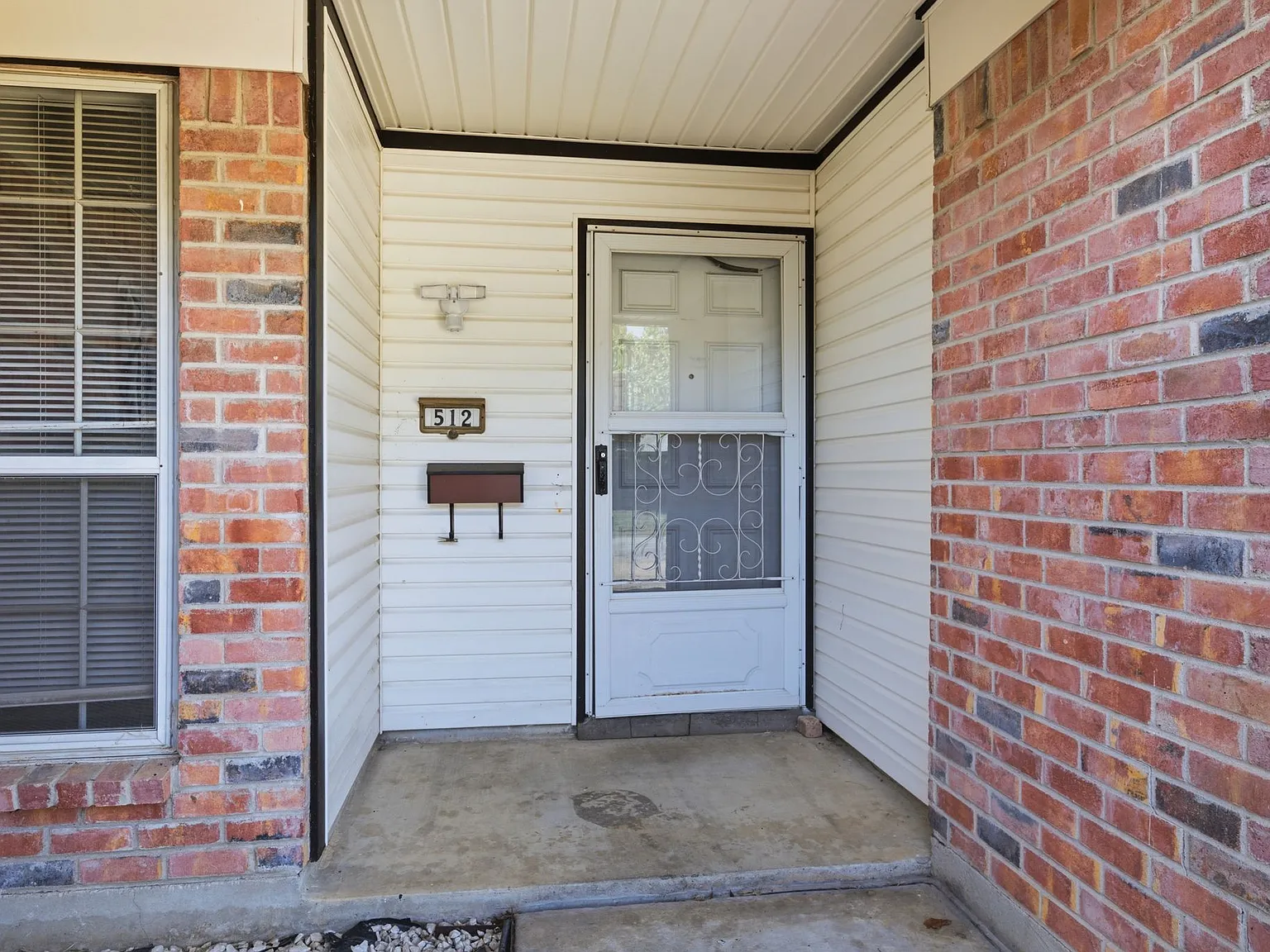 3 bed, 1501 sqft, $2,100 — Photo 3