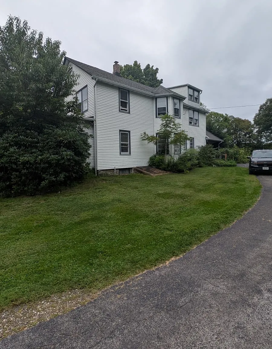 4 bed, 2952 sqft, $4,000 — Photo 1