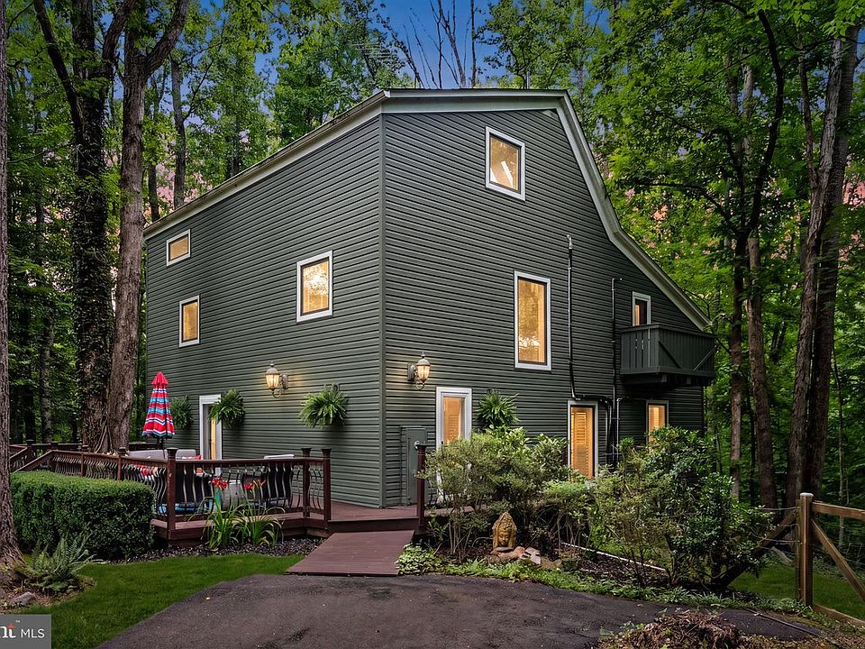 1st image of 9914 Crest Ct
