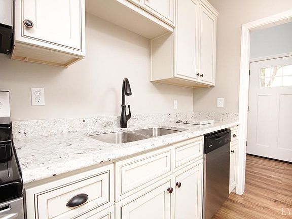 5th image of 501 Stafford St