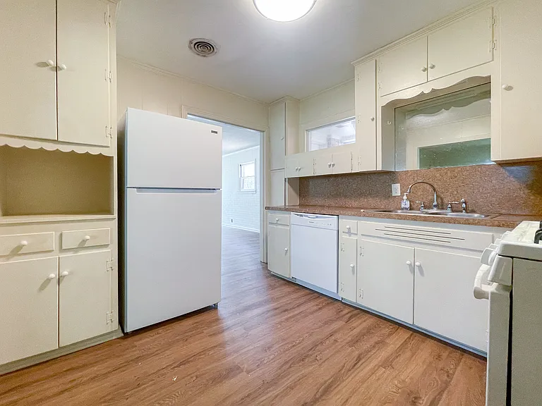 4500 Anlo St — Photo 8