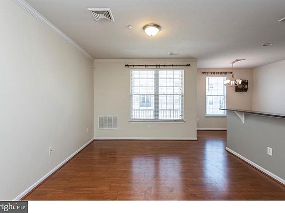 3rd image of 16 Brewerytown Ct