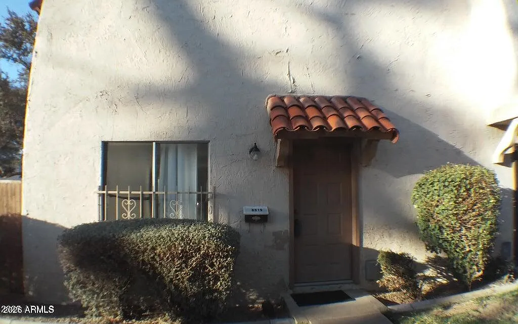 2 bed, 1.5 bath, 924 sqft, $1,700 — Photo 3