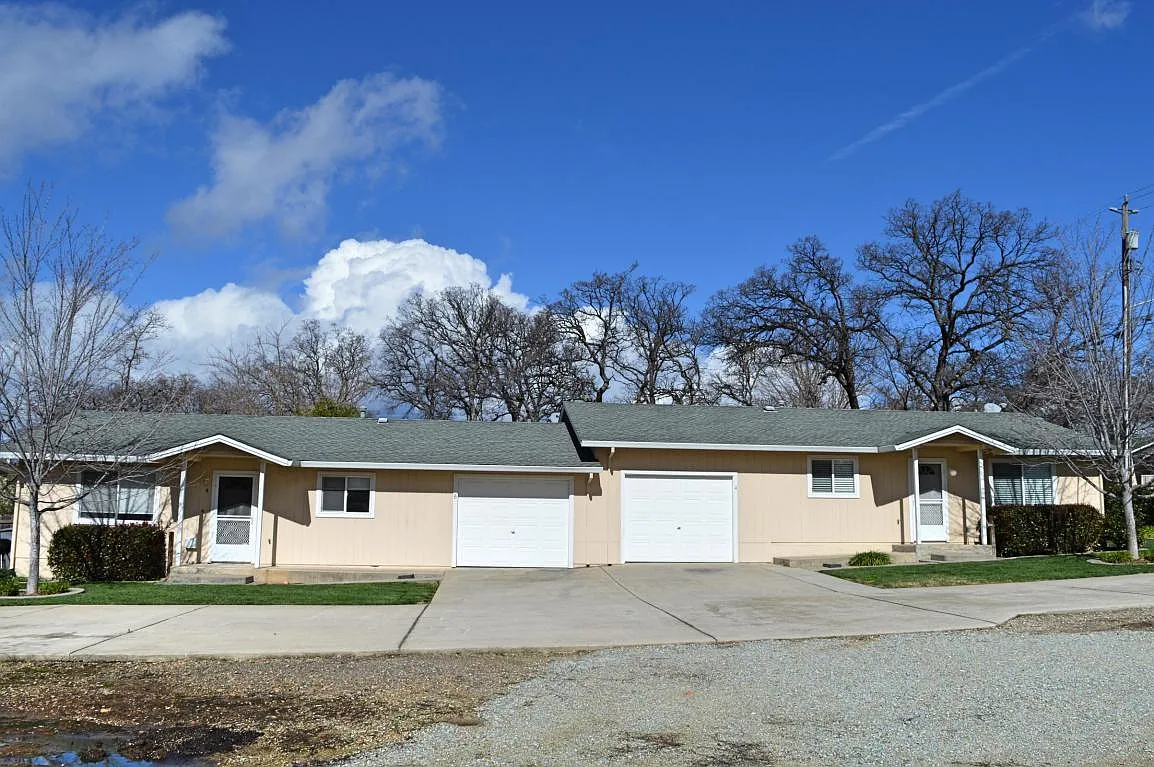 2584 Reservoir Ln photo 1