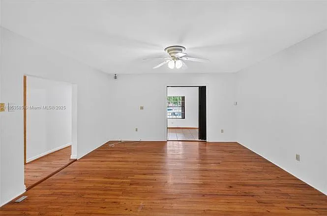 234 E 18th St — Photo 7