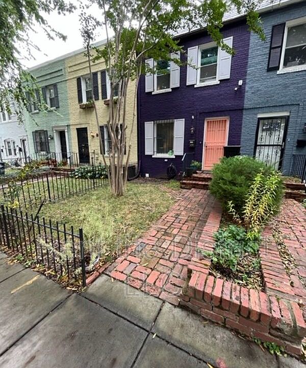 1st image of 109 P St SW