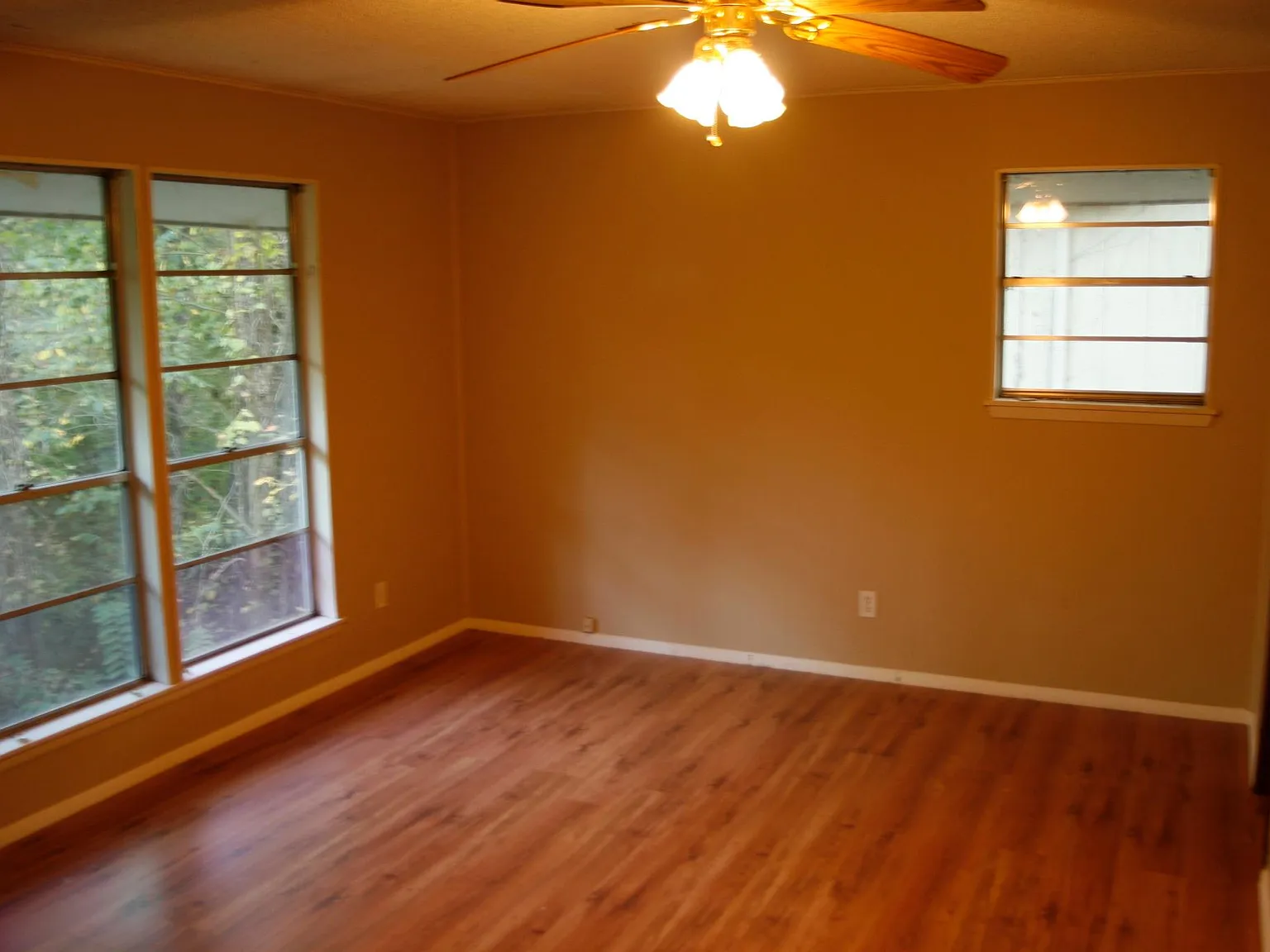5 bed, 2178 sqft, $1,700 — Photo 3