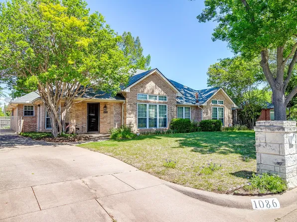 1086 Rock Ridge Dr, Burleson, TX 76028