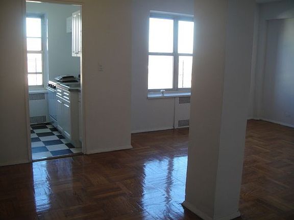 4th image of 10106 67th Dr APT 7G