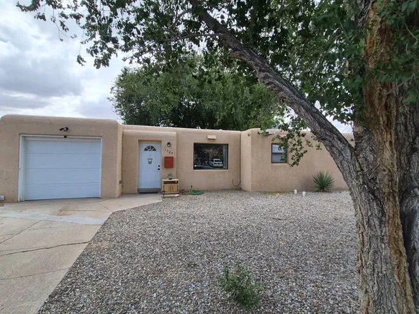 3325 Cardenas Dr NE, Albuquerque, NM 87110