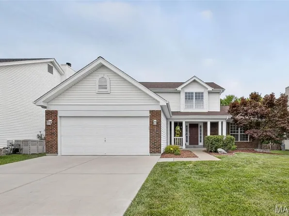 7079 Post Coach Dr, O'Fallon, MO 63368