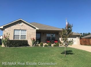 15 Windsor Park Dr, Ward, AR 72176