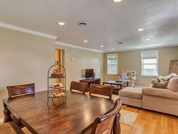 5th image of 1716 E Woodside Dr
