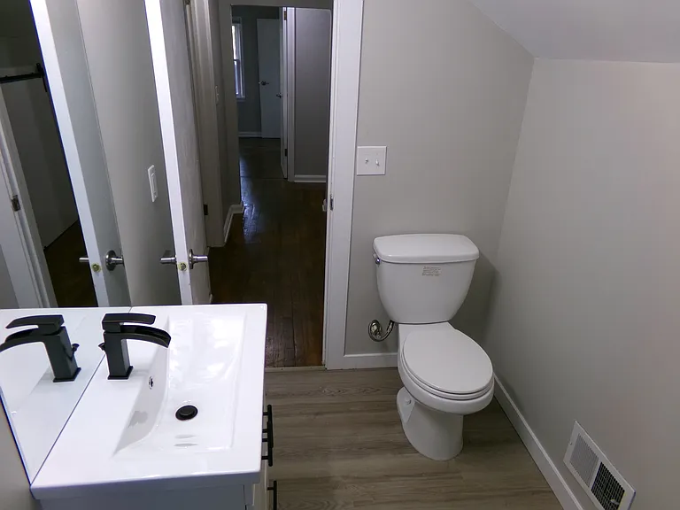 4231 S 42nd St — Photo 14