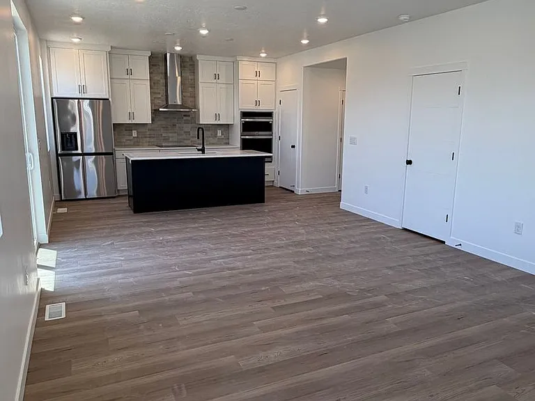 909 Bullion St — Photo 17