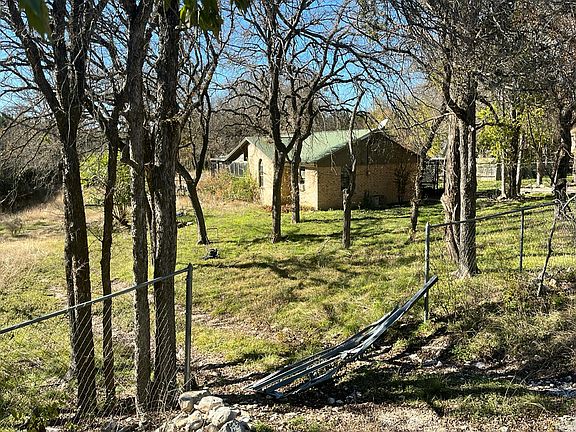 3rd image of 472 Pecos Ln