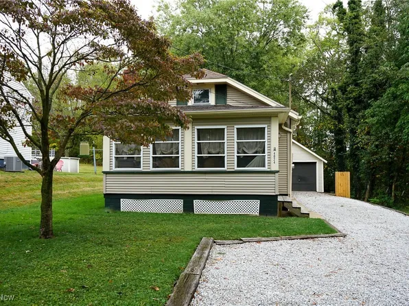 4024 Hambleton Ave, Louisville, OH 44641