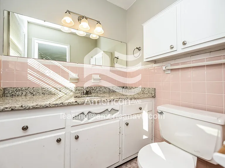 435964_009_wm_-_main_bathroom_13448448.jpg