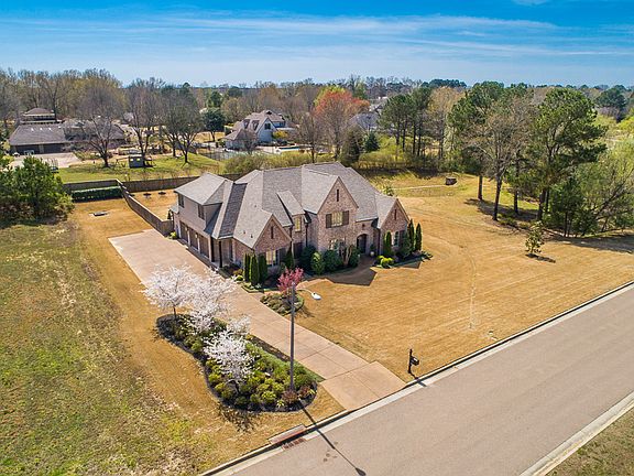 2nd image of 8985 Hollybrook Ln S