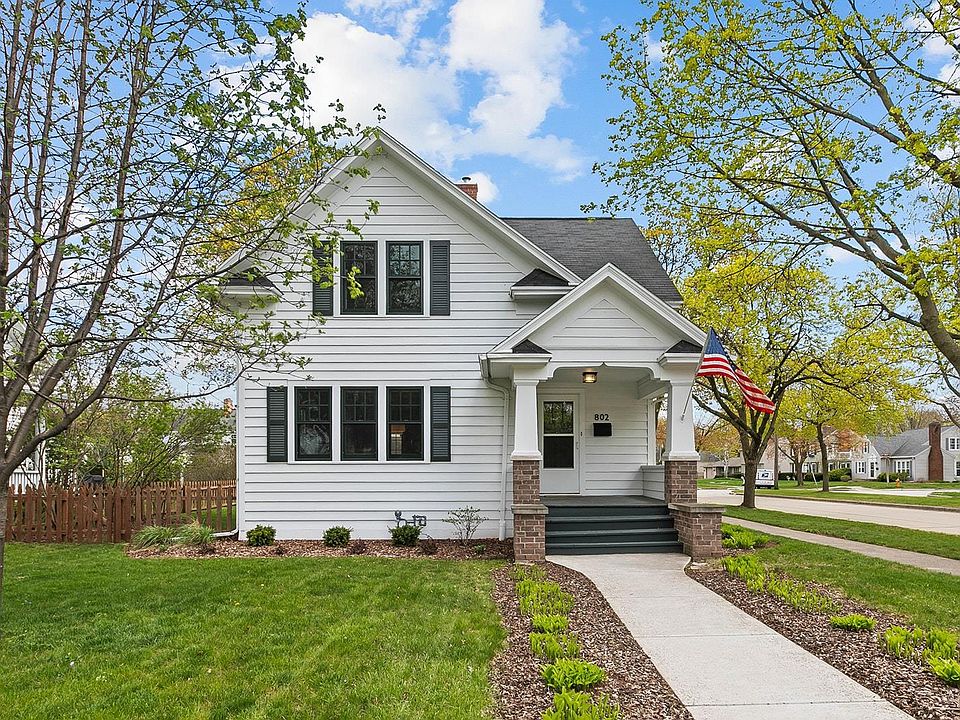 1st image of 802 Lawton Pl