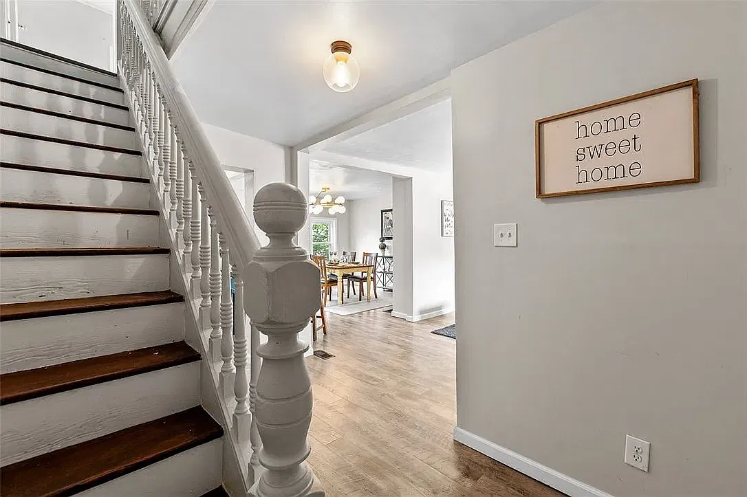 3 bed, 1284 sqft, $1,850 — Photo 3