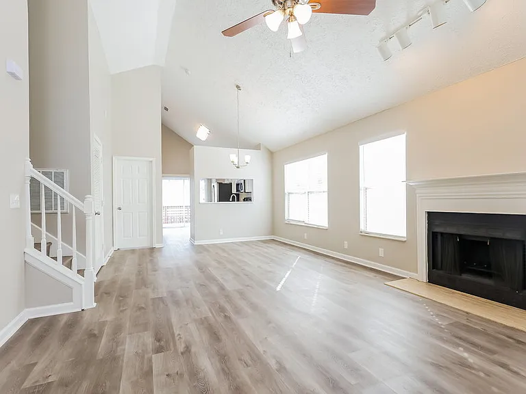 3521 Glenfalls Dr — Photo 6