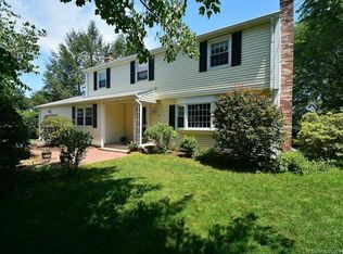 40 Crest Dr, Vernon, CT 06066