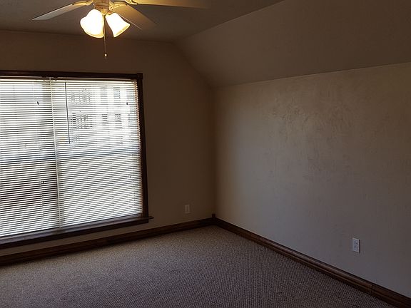 4th image of 921 N Appleton St #1/2