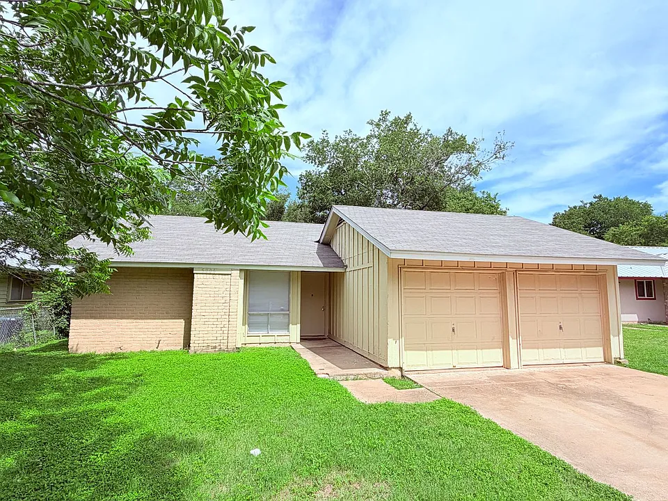 5206 Village Trl