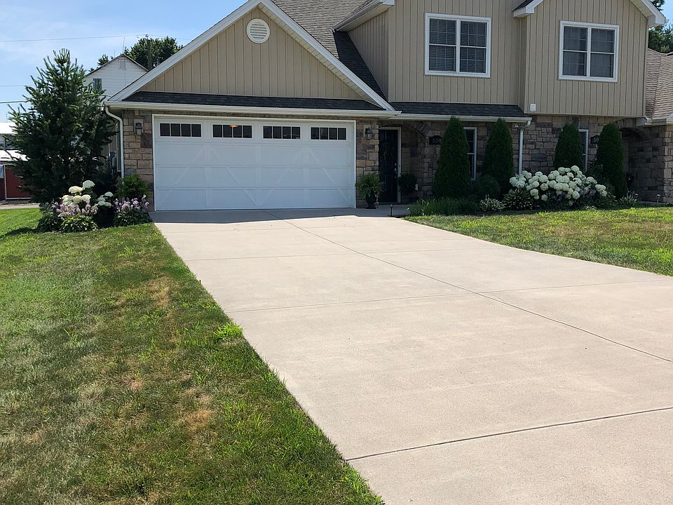 1st image of 510 Callaway Cir