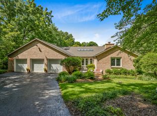 35W490 Chateau Dr W, Dundee, IL 60118