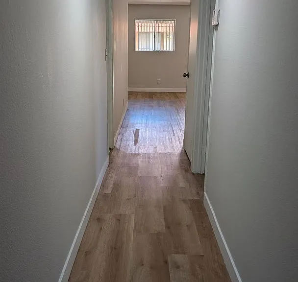 504-512 W Berkeley Ct — Photo 6