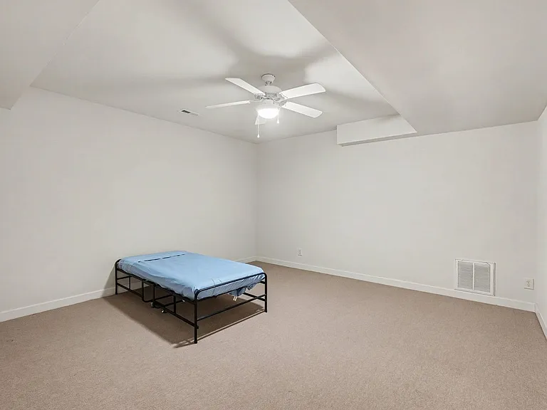 10 Piper Pl — Photo 23