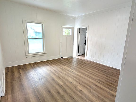 3rd image of 834 Matson Dr