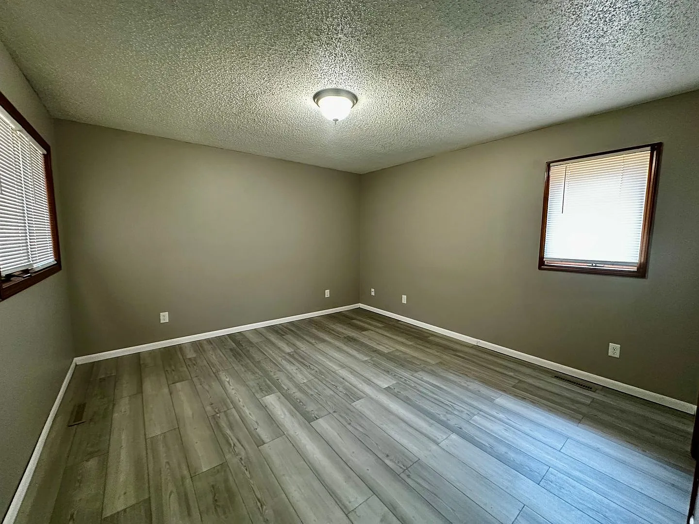 Costin, LLC - 3202-3204 N Delaware Duplex — Photo 4