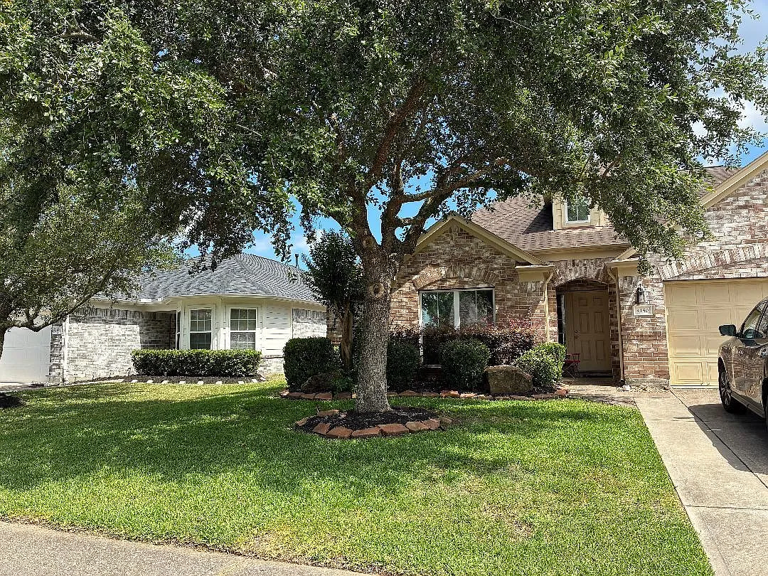 5 bed, 2.5 bath, 2917 sqft, $3,400 — Photo 1