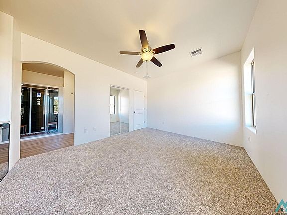5th image of 210 Skyline Dr