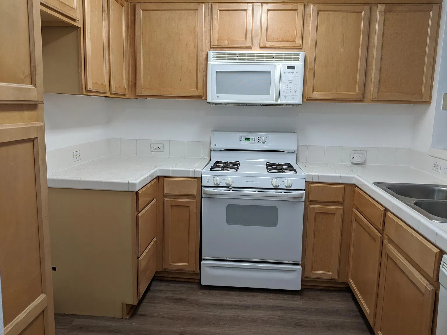 2 bed, 1097 sqft, $3,600 — Photo 3