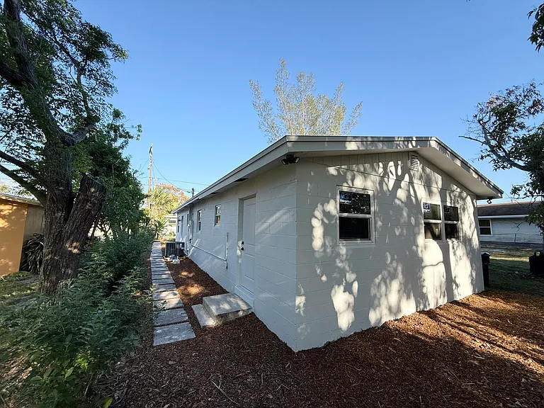 912 SE Tarpon Ave — Photo 27