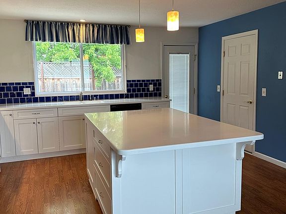 3rd image of 7207 Circle Drive