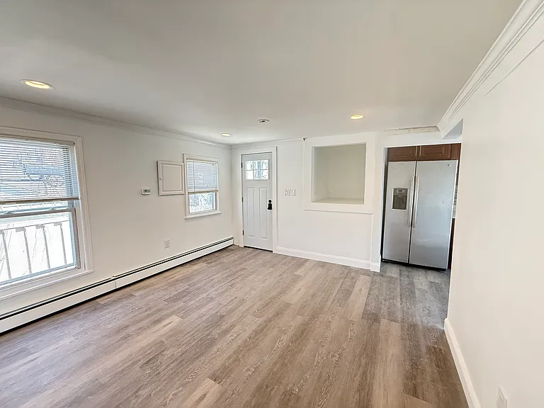 610 Laurelton Blvd #3 — Photo 9
